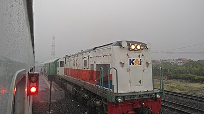 Kereta api Sri Tanjung tujuan Banyuwangi masuk jalur 2 Stasiun Pasuruan