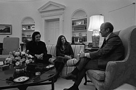 Avec Gerald Ford, en compagnie de June Carter (21 novembre 1975)