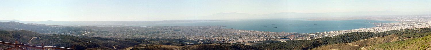 Panorama vido de la urbo je januaro 2005