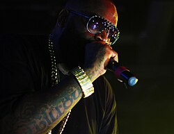 Rick Ross esiintymässä vuonna 2014.