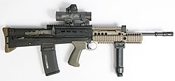 L85A2 gépkarabély ELCAN LDS optikával és 2009-es upgrade kittel