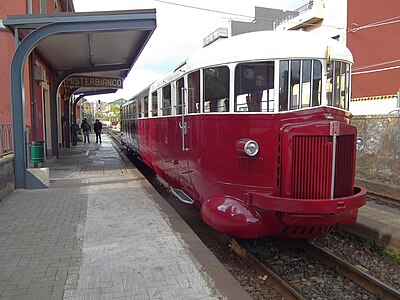 L'automotrice FCE ALn 56.06 in sosta alla stazione di Misterbianco, 22 dicembre 2012.