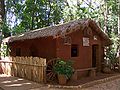 A Casa do Caboclo, exemplo de moradia rústica.