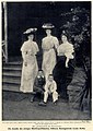 Rudolf Steger: Annie Emmett with two young women and two small sons, 1907