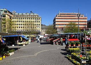 Mot norr (Kungsgatan och Kungshallen).