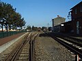 Bahnhoff Brooksen-Vilsen (as he 2006 utseeg), een Bahnhoff, de vun de Verkehrsbedrieven Graafschop Hoya (Normalspoor) un vun de Museumsiesenbahn (Meterspoor) tohopen bedreven