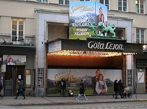 Teater Göta Lejon, februari 2008, man ger "The Sound of Music".
