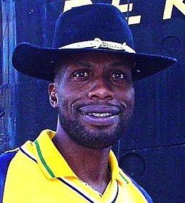 Photographie représentant Curtly Ambrose en 2005.