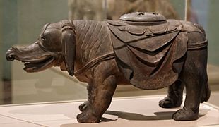 Talla en madera de un elefante. Periodo Kamakura (ca. 1250).