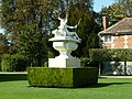 Skulptur vom Dianabrunnen im westlichen Hof