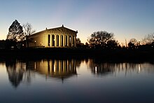 Parthenon at evening in Nashville.jpg