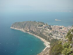 Nauplia con l'isolotto di Mpourtsi vista dallafortezza di Palamidi