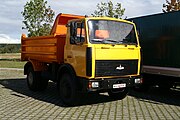 Caminhão de origem bielorrussa