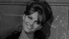 Claudia Cardinale w Osiem i pół Federico Felliniego (1963 r.)