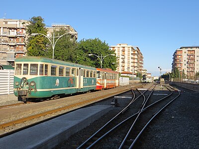 La rimorchiata FCE R.552 (serie R.551-552) accantonata presso la stazione di Catania Borgo, 25 ottobre 2017.