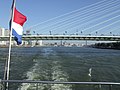 Nieuwe Maas i Rotterdam; Erasmusbroen i forgrunnen, Willemsbroen bak