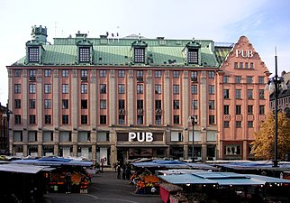 Mot väster (tidigare PUB, numera Hotellet Haymarket).