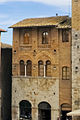 Hiša na Piazza del Duomo v San Gimignano, Italija.