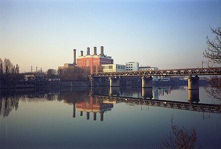 Le troisième pont ferroviaire d'Argenteuil (reconstruit après la Seconde Guerre mondiale) encore à deux voies en 1991.