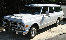 GMC Suburban Carryall (1968–1972)