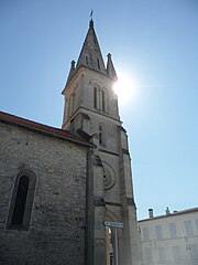 Clocher à flèche de pierre Les Mathes.