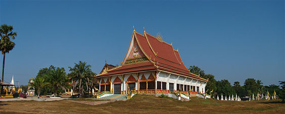 Chùa Wat Tham Fai ở Pakse