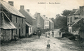 Plouray : la rue des Rentiers (actuelle rue de Guémené) vers 1930 (carte postale).