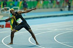 Usain Bolt a riói győzelmét ünnepli a 100 méteres síkfutás olimpiai döntője után