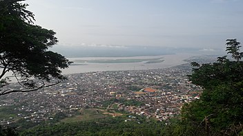 Une vue de lokoja au sommet de la colline du mont Patti. État de Kogi