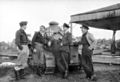 Renault FT-17 alemão abandonado em uma base aérea na Antuérpia, 1944.