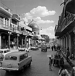 Al-Rashid Street in 1961 along with the Haydar-Khana Mosque.