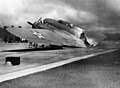 Restes d'un B-17 després de l'atac sobre Hickam Field.