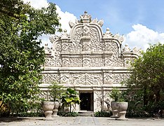 Eastern face of west gate, Taman Sari, Yogyakarta, 2014-04-24 (from 19 images)