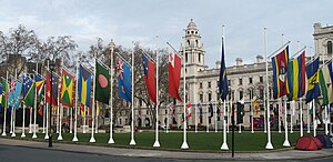 Drapeaux des États membres du Commonwealth à Londres.