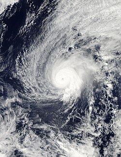 2月10日，達到強度巔峰前的颱風海高斯