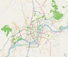 Mapa konturowa Pjongjangu, po lewej nieco na dole znajduje się punkt z opisem „Man'gyŏngdae”