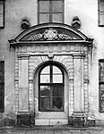 Portalen vid Wrangelska palatset på Riddarholmen i Stockholm, foto från omkring 1905.