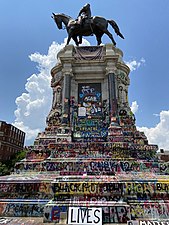 Graffiti on a Robert E. Lee Monument.