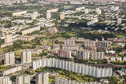 Widok na osiedla: Orła Białego, Stare Żegrze i Polan na Żegrzu i Armii Krajowej, Bohaterów II Wojny Światowej na Ratajach. Widoczne ulice: Żegrze, Inflancka, Pawia, Redarowska (2009)