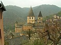 Samostan Saint Foy, Conques, Francija, je bil eden mnogih, ki so bili zgrajeni ob romarski poti svetega Jakoba do Santiago de Compostela.