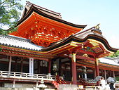 Iwashimizu Hachiman-gū's fukurō and rōmon