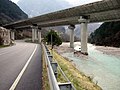 Fella-Tal bei Dogna mit Staatsstraße und Autobahnbrücke