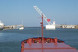 El puente móvil del canal Bizerta