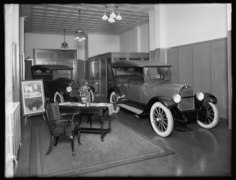 A 1920s Scripps-Booth showroom