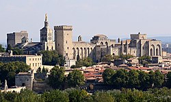 O palacio d'os Papas d'Avinyón y o centro historico d'a ciudat