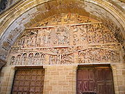 Abbatiale Sainte-Foy de Conques. Le tympan roman représentant le Jugement dernier ou la parousie (XIIe siècle).