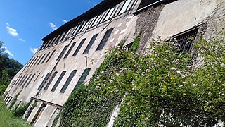 Ancienne tannerie le long du Cousin.