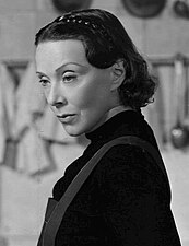 Black-and-white photo of Eugenie Leontovich