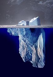 Fotomontagem mostrando como seria um iceberg completo debaixo d'água