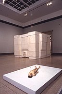 Ghost de Rachel Whiteread (dans le fond)